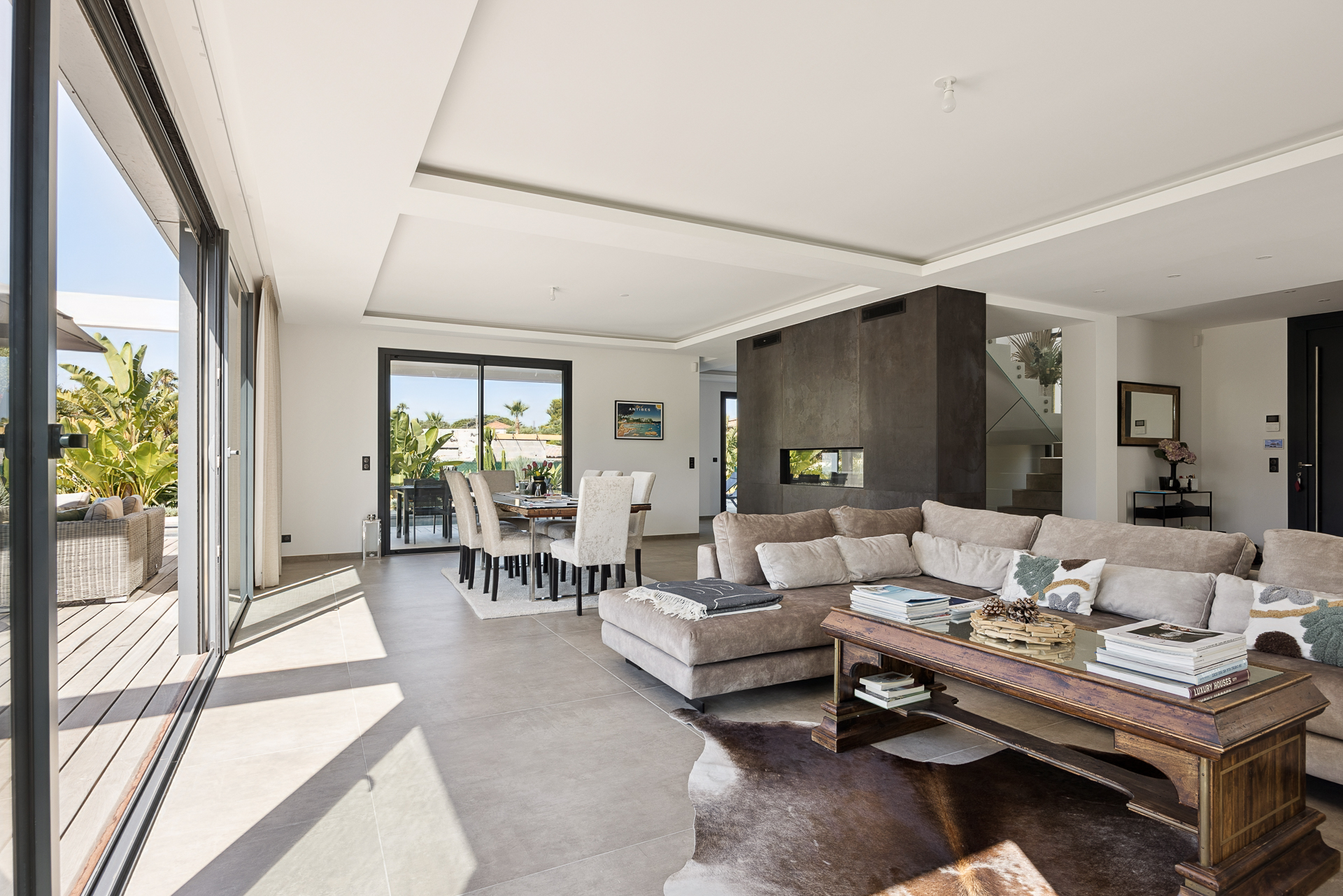 Cap d’Antibes | French Riviera – Contemporary luxury villa with sea view and rooftop terrace