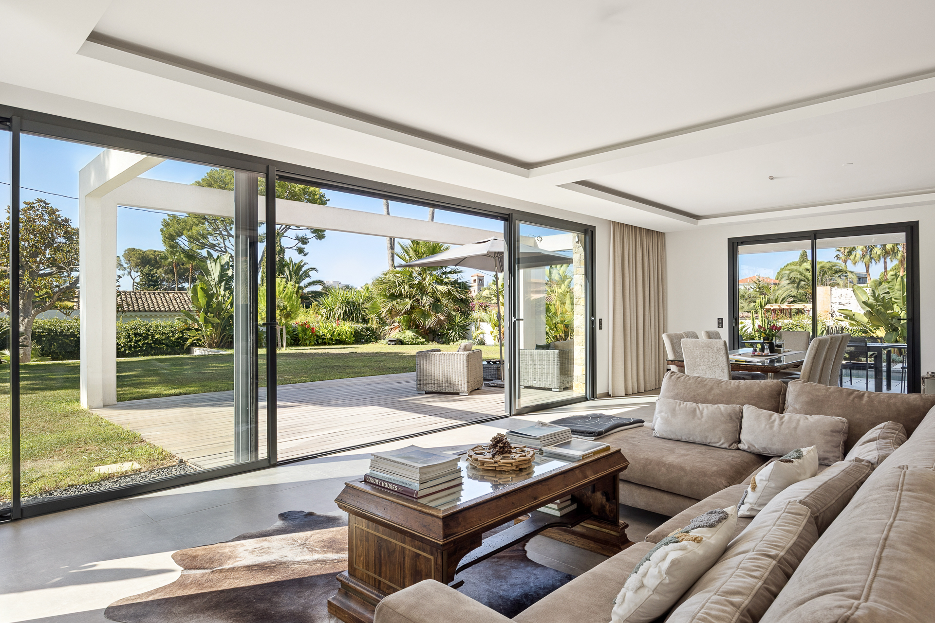 Cap d’Antibes | French Riviera – Contemporary luxury villa with sea view and rooftop terrace