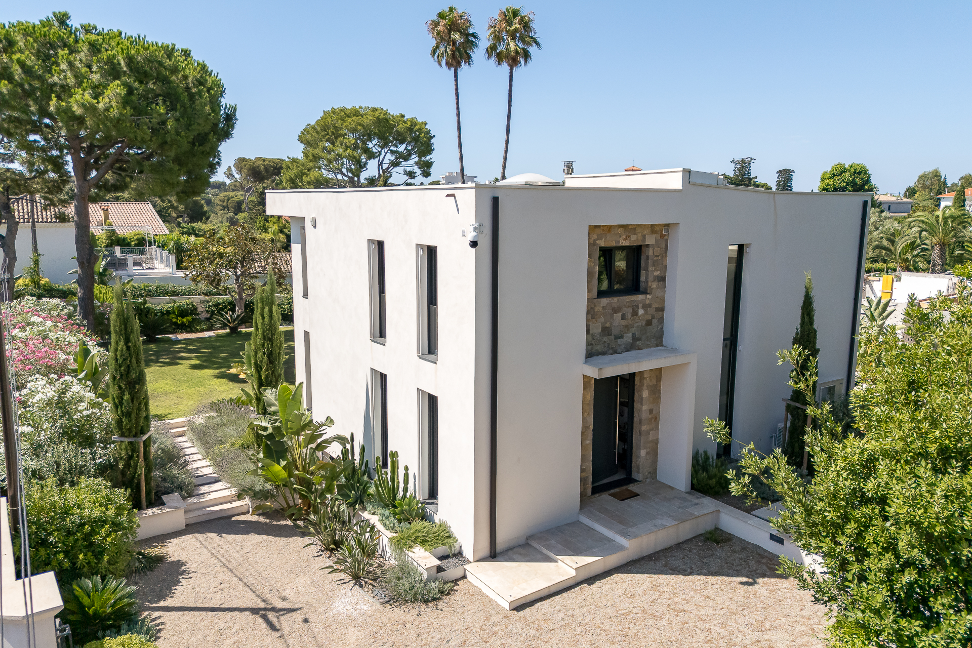 Cap d’Antibes | French Riviera – Contemporary luxury villa with sea view and rooftop terrace