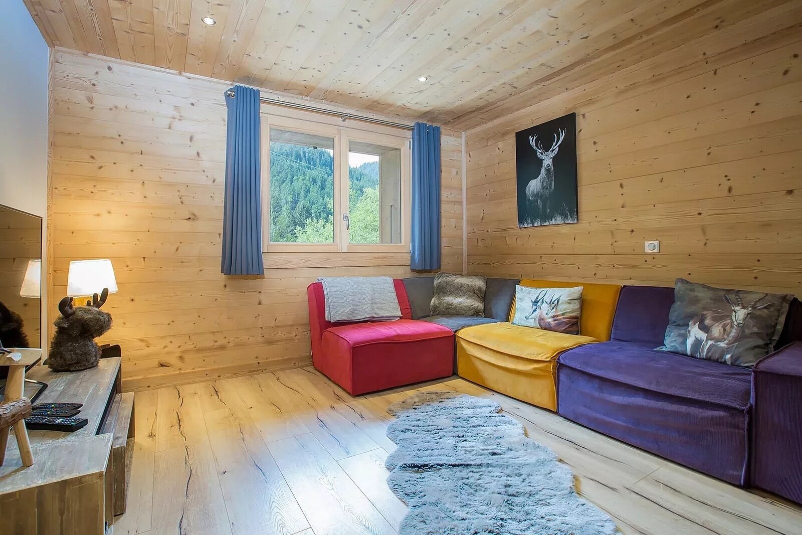 Morzine | French Alps – Modern 6-bedroom chalet with terraces, hot tub and mountain views