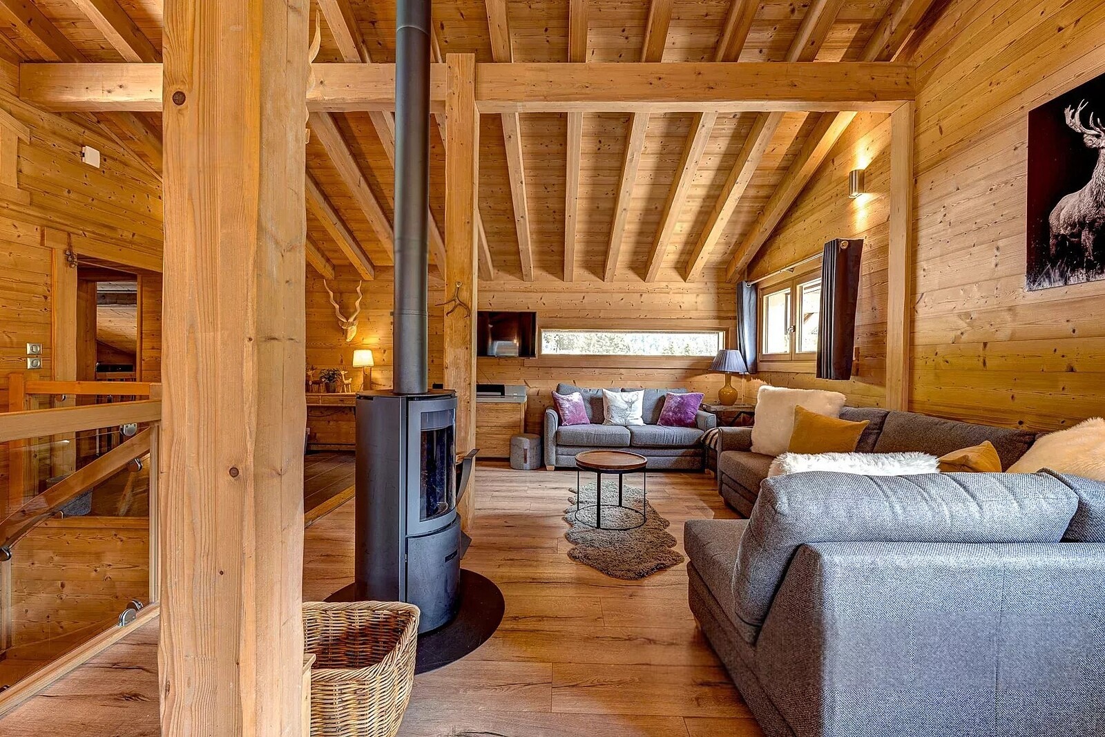 Morzine | French Alps – Modern 6-bedroom chalet with terraces, hot tub and mountain views