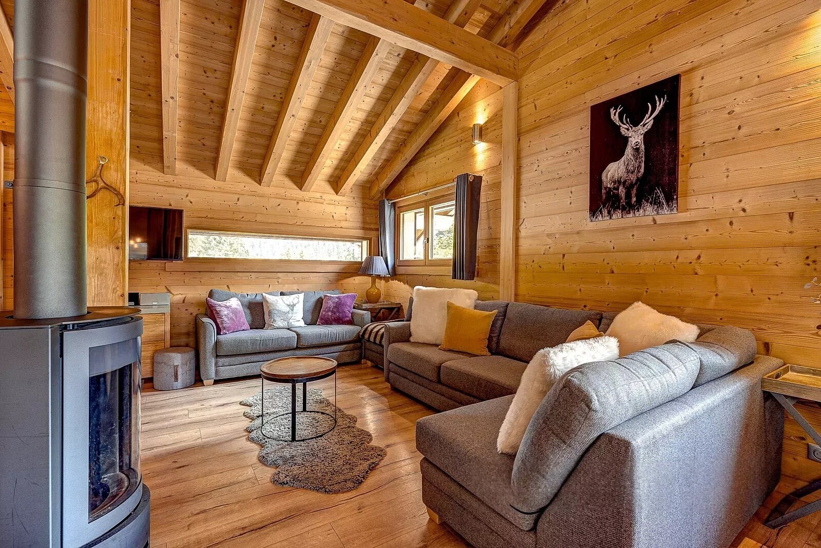 Morzine | French Alps – Modern 6-bedroom chalet with terraces, hot tub and mountain views