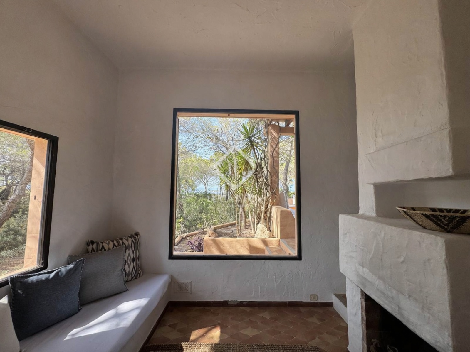 Formentera – Delightful 3-bedroom villa with sea views and great renovation potential
