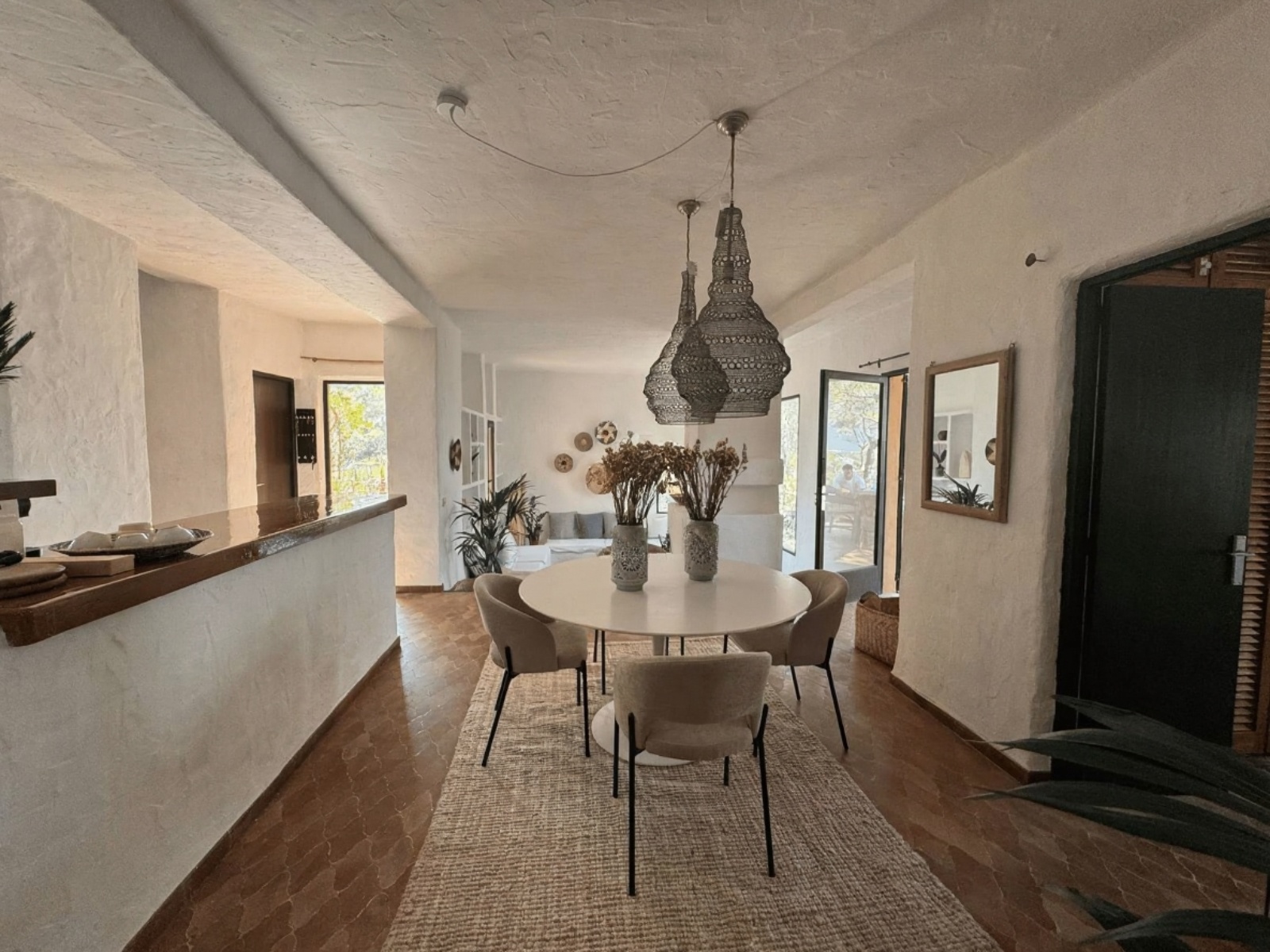 Formentera – Delightful 3-bedroom villa with sea views and great renovation potential