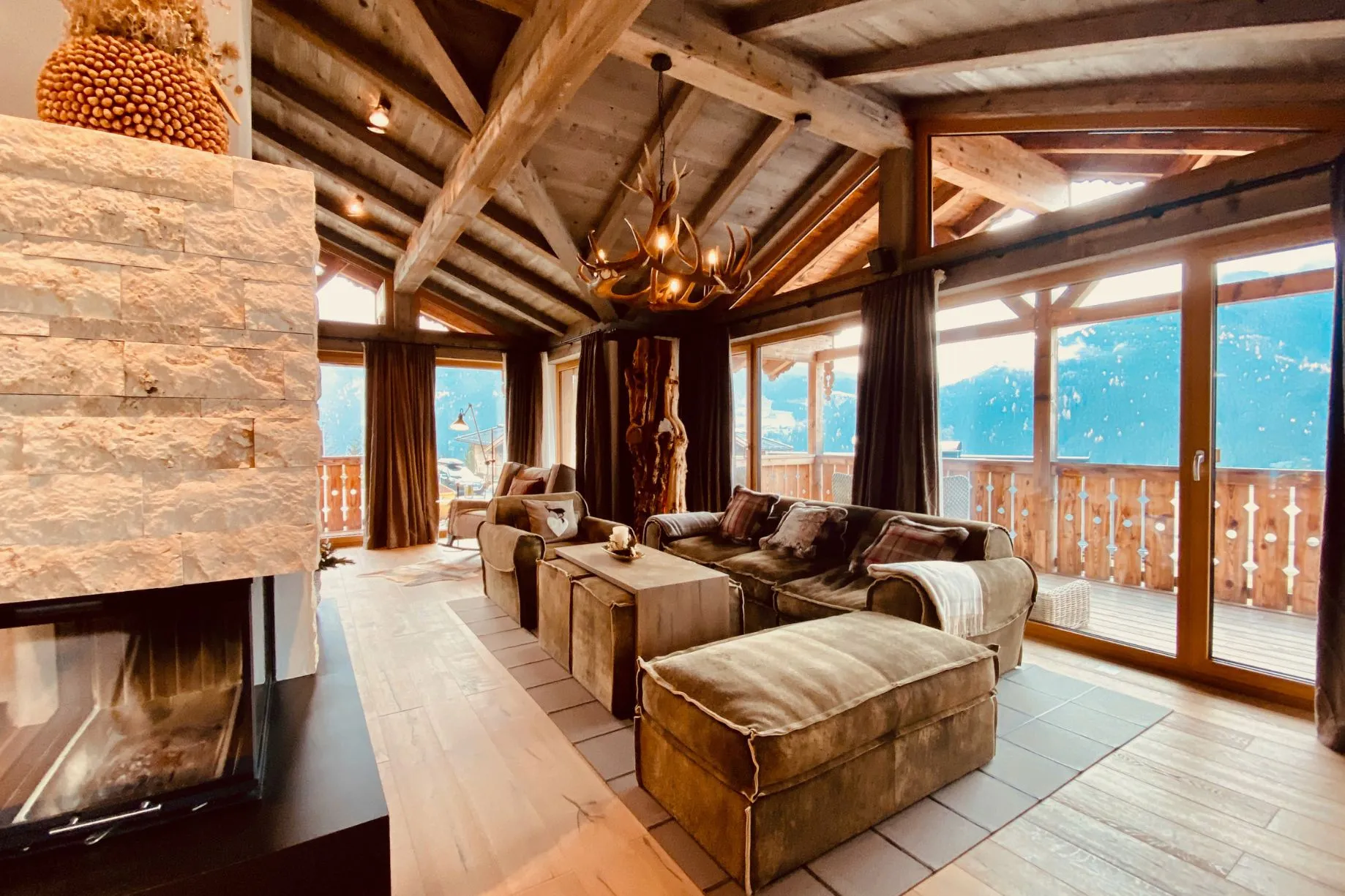 Austrian Alps – Exclusive mountain chalet with panoramic views, private wellness and fitness area