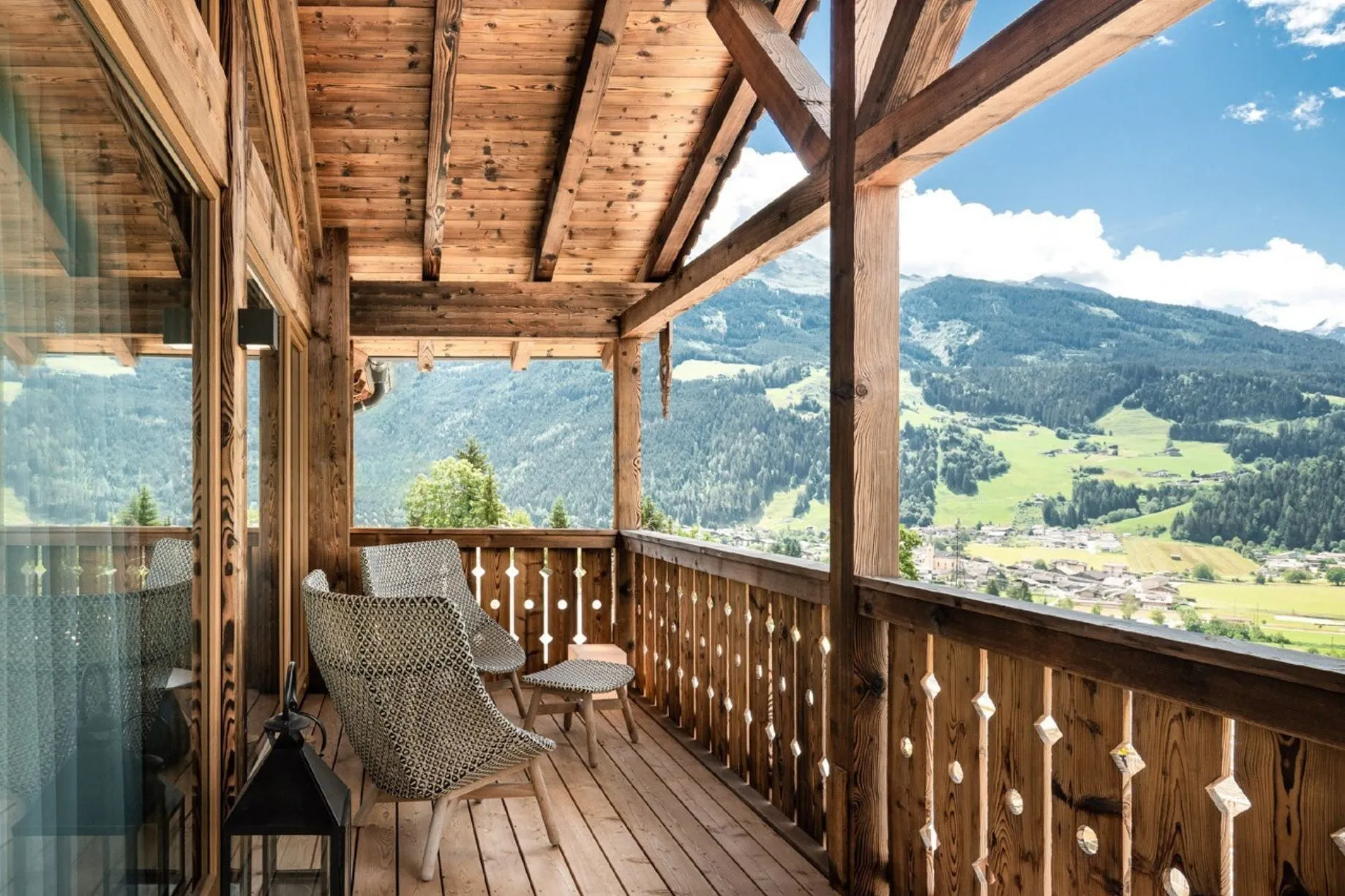 Austrian Alps – Exclusive mountain chalet with panoramic views, private wellness and fitness area