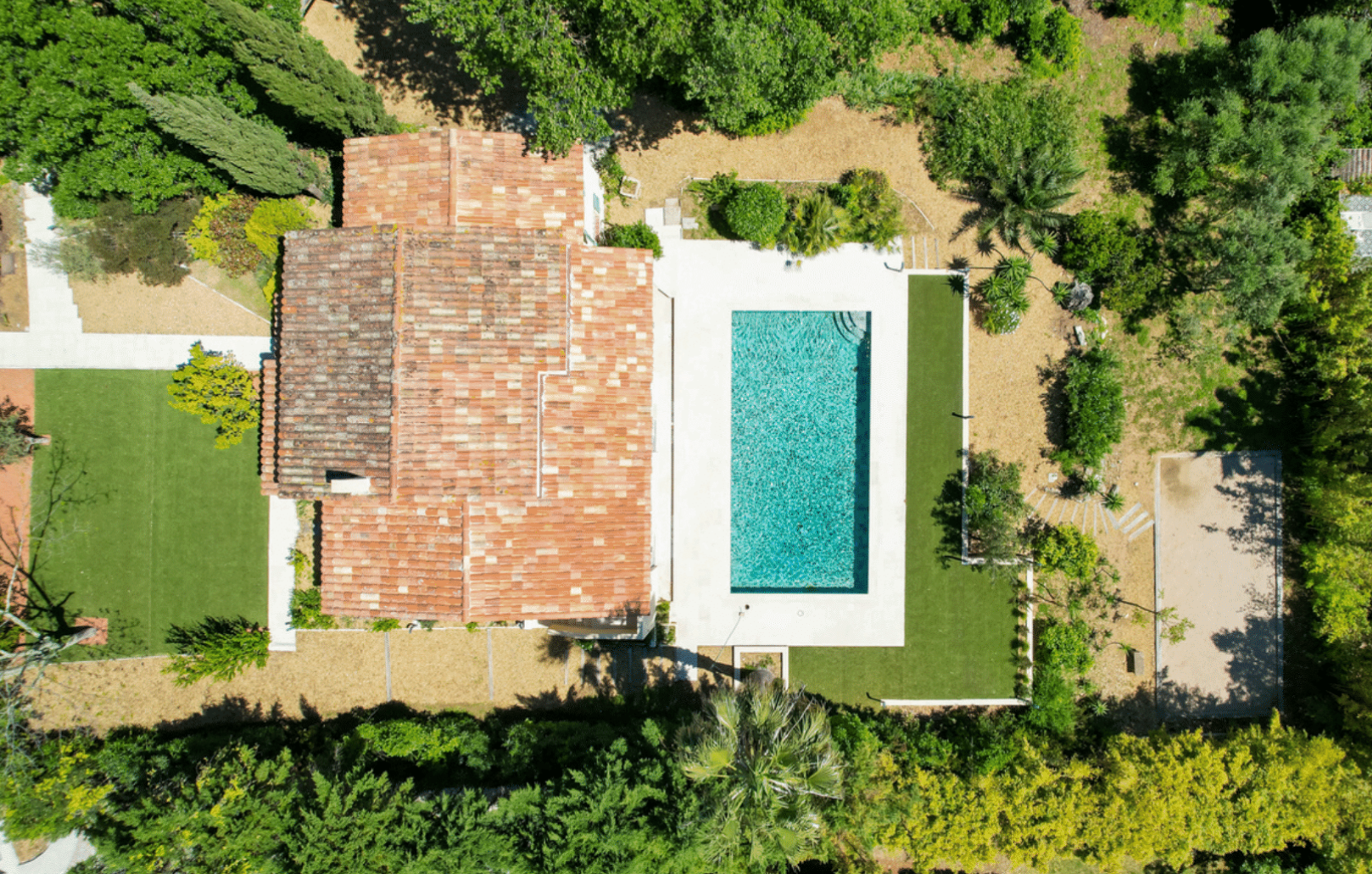 St. Tropez – Provence-style villa with sea views, pool, wellness and cinema