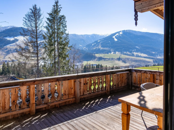 Salzburg | Austrian Alps – Modern chalet near the ski lift with panoramic views and private wellness