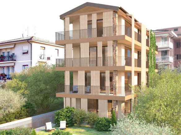 Lake Garda apartment with lake and mountain views and pool, in the centre of Torri del Benaco