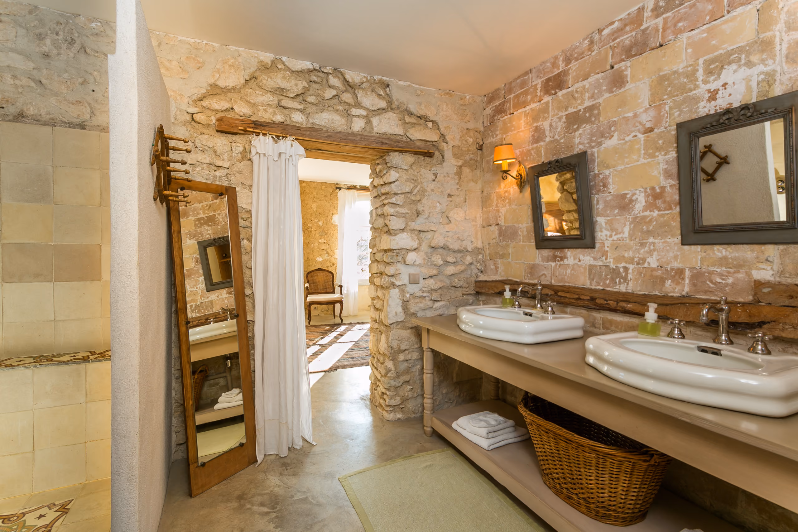 Exceptional 17th century property