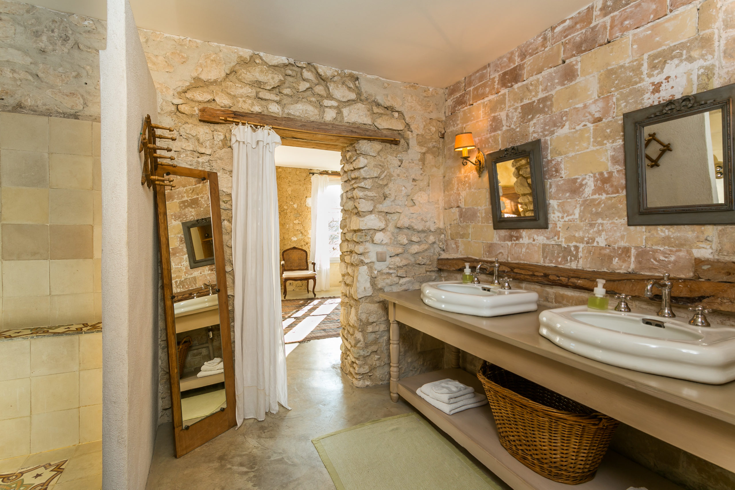 Exceptional 17th century property
