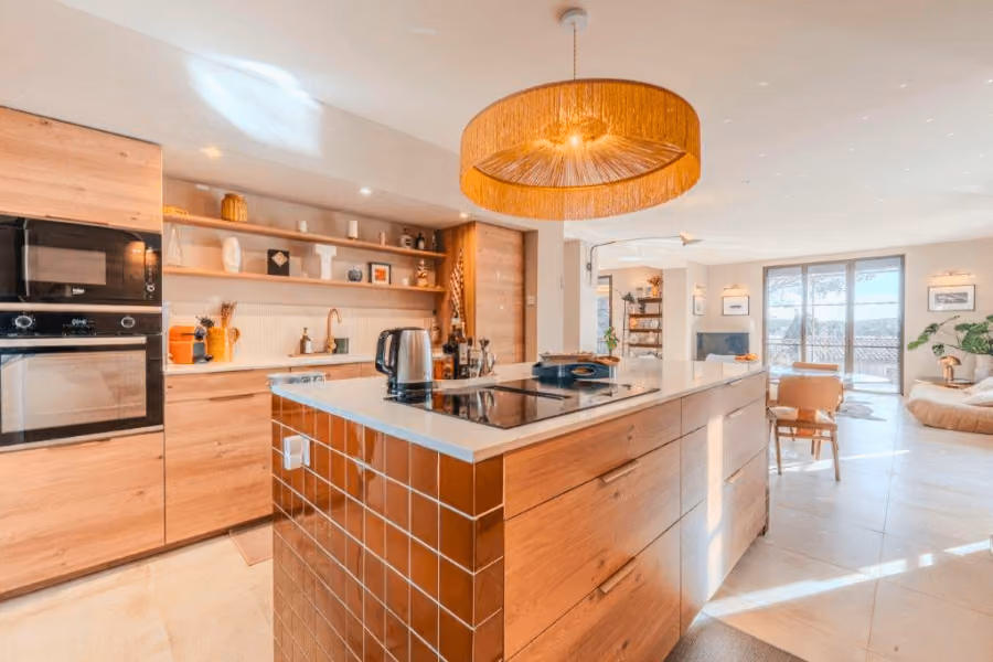Provençal retreat with an independent apartment and just a few steps from village