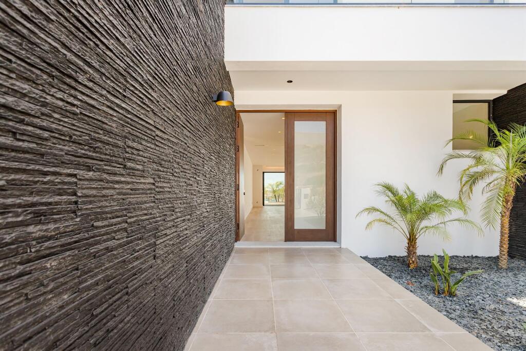 Luxurious New-Build Villa | From €419,000/share | Kocomo