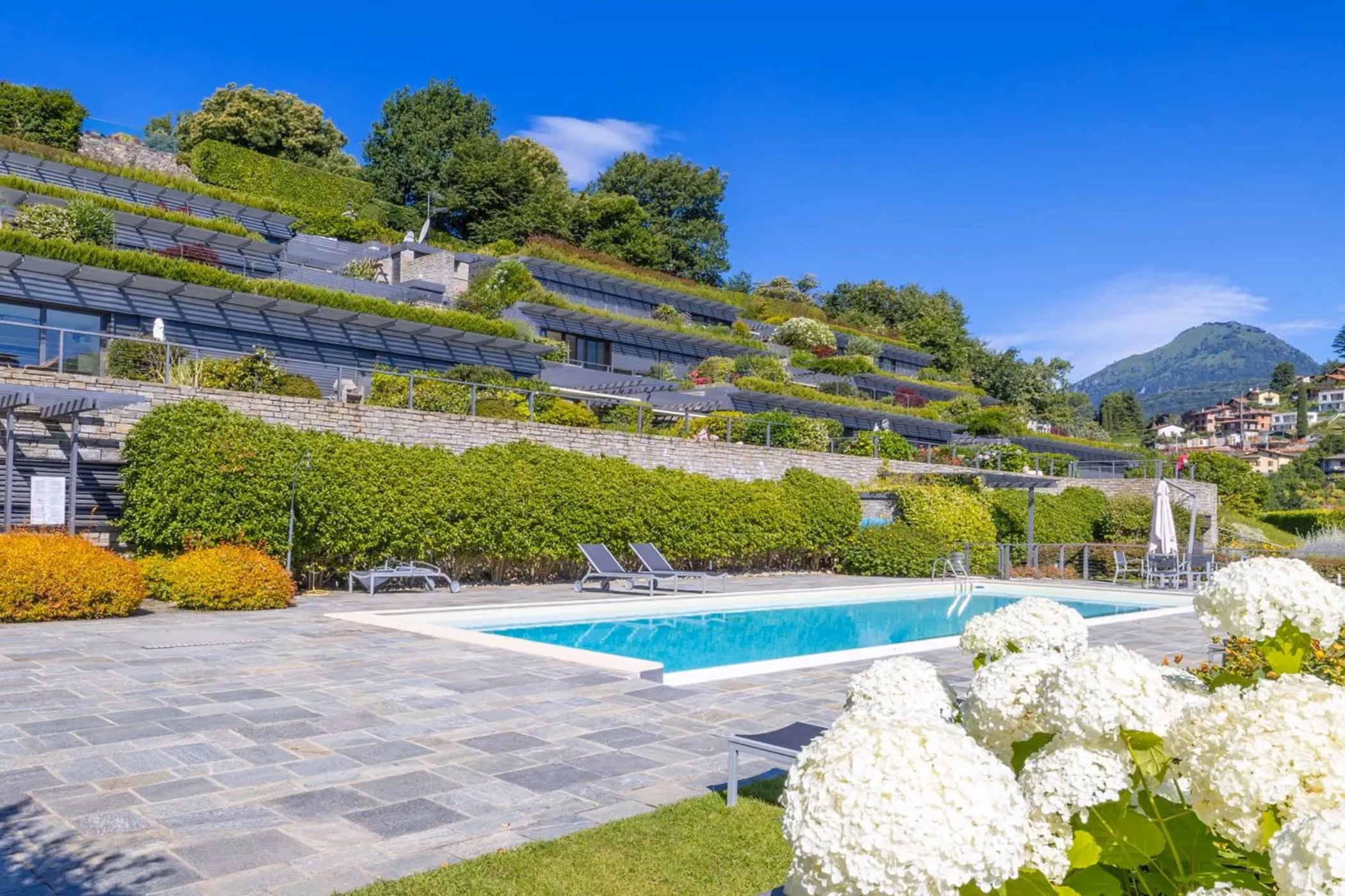 Lake Como Modern garden apartment