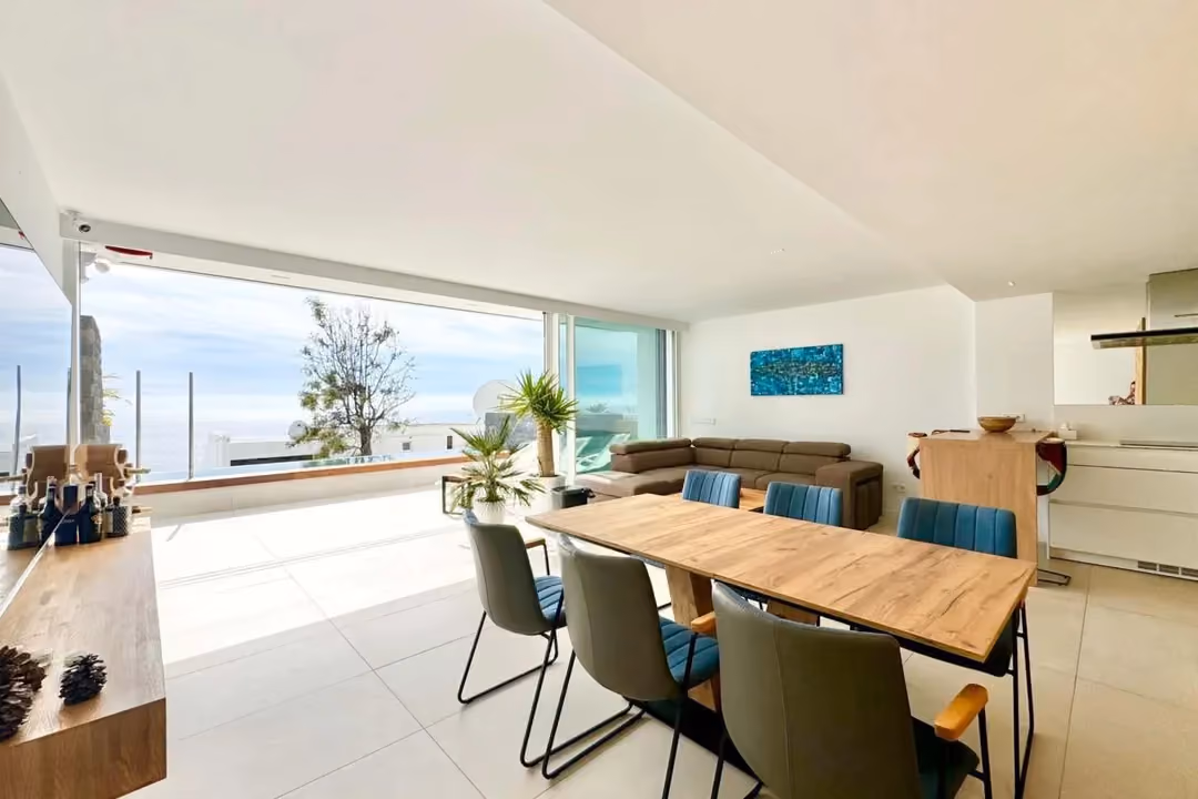 Tenerife Cliffside Retreat Modern Apartment