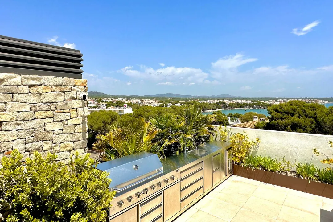 Mallorca Penthouse with Sea & Mountain Views