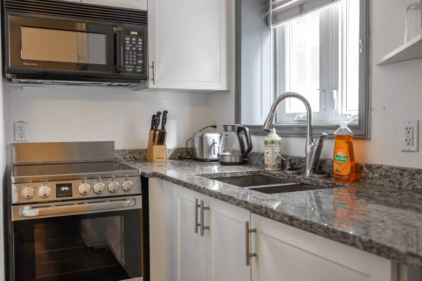 full kitchen with stove, oven, and other kitchen appliances