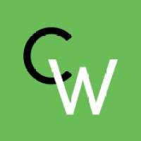 Fekete C és fehér W betűk zöld háttéren.