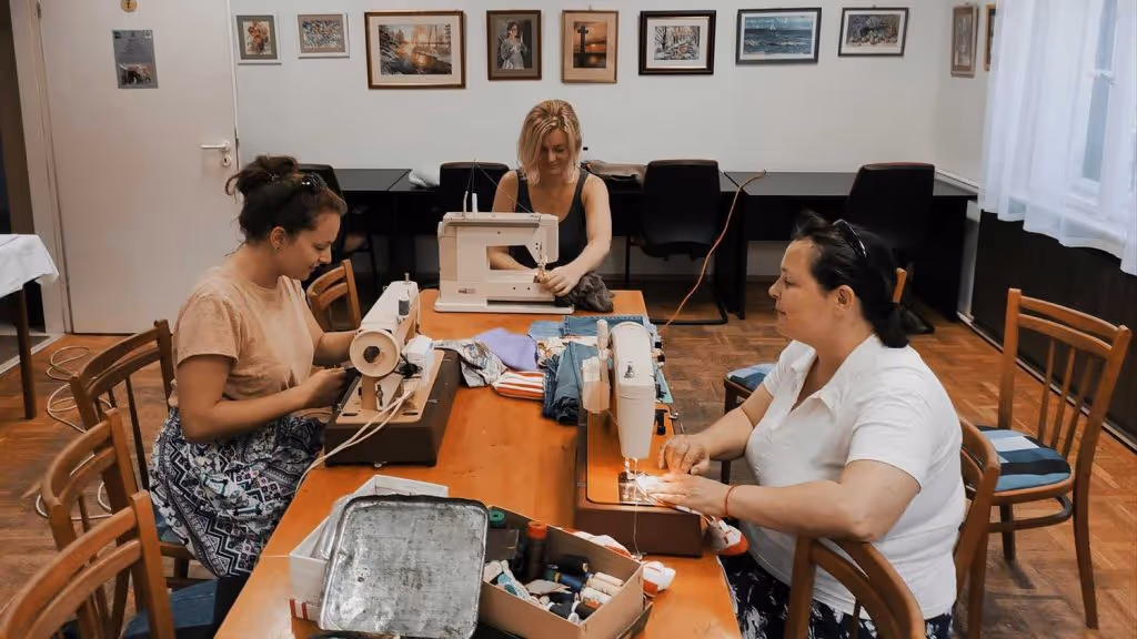 Gödöllő Zöld Varroda klub munka a közösségi varrodában