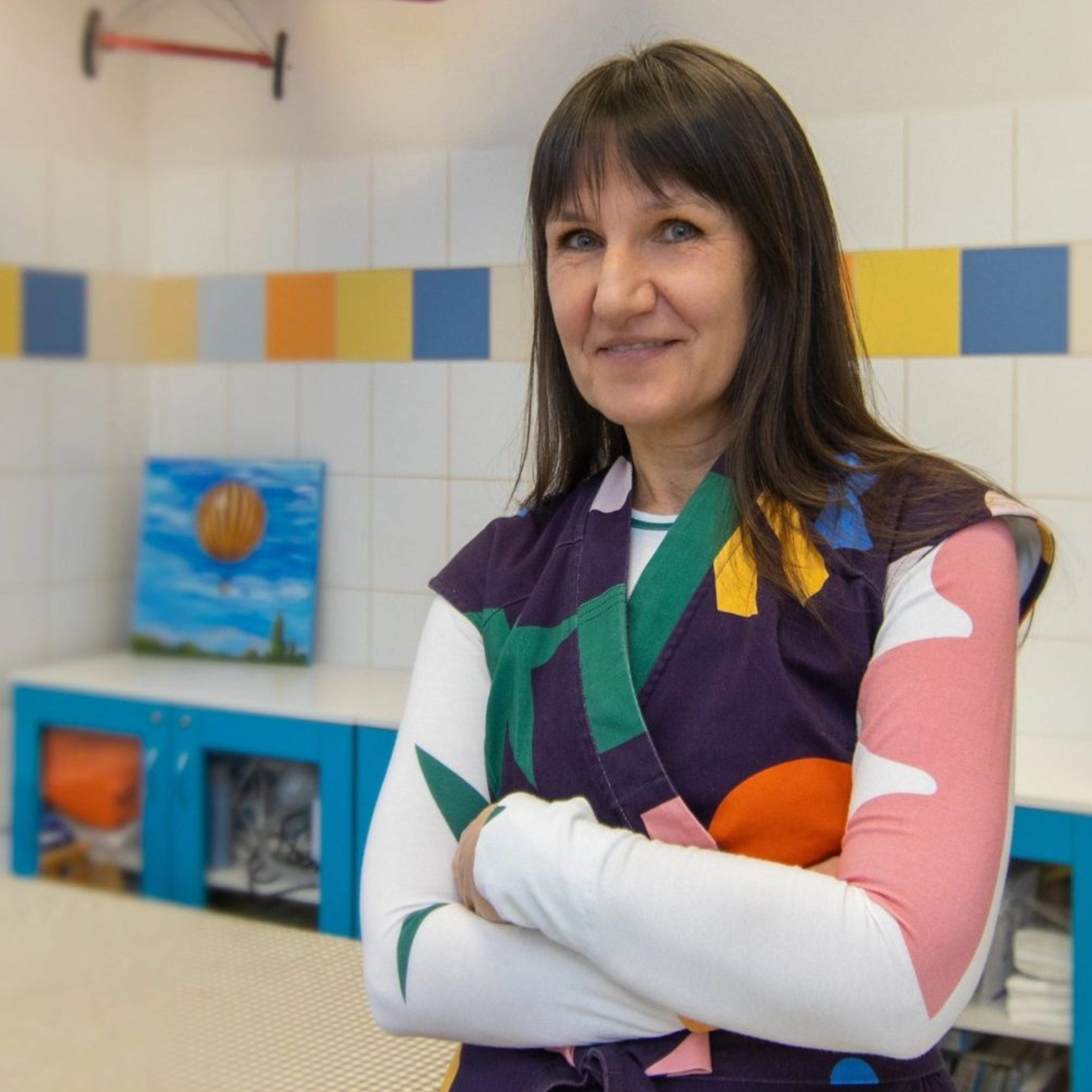 Dr. Lengyel Boglárka gyermekorvos, aki prevenciós szemlélettel és a tudatos családi étkezéssel segíti a szülőket abban, hogy gyermekeik egészségét ne az orvosi rendelőben, hanem a konyhában és a kertben alapozzák meg.