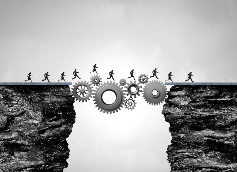 Bridging the Gap: From Academic Agile Training to Real-World Implementation