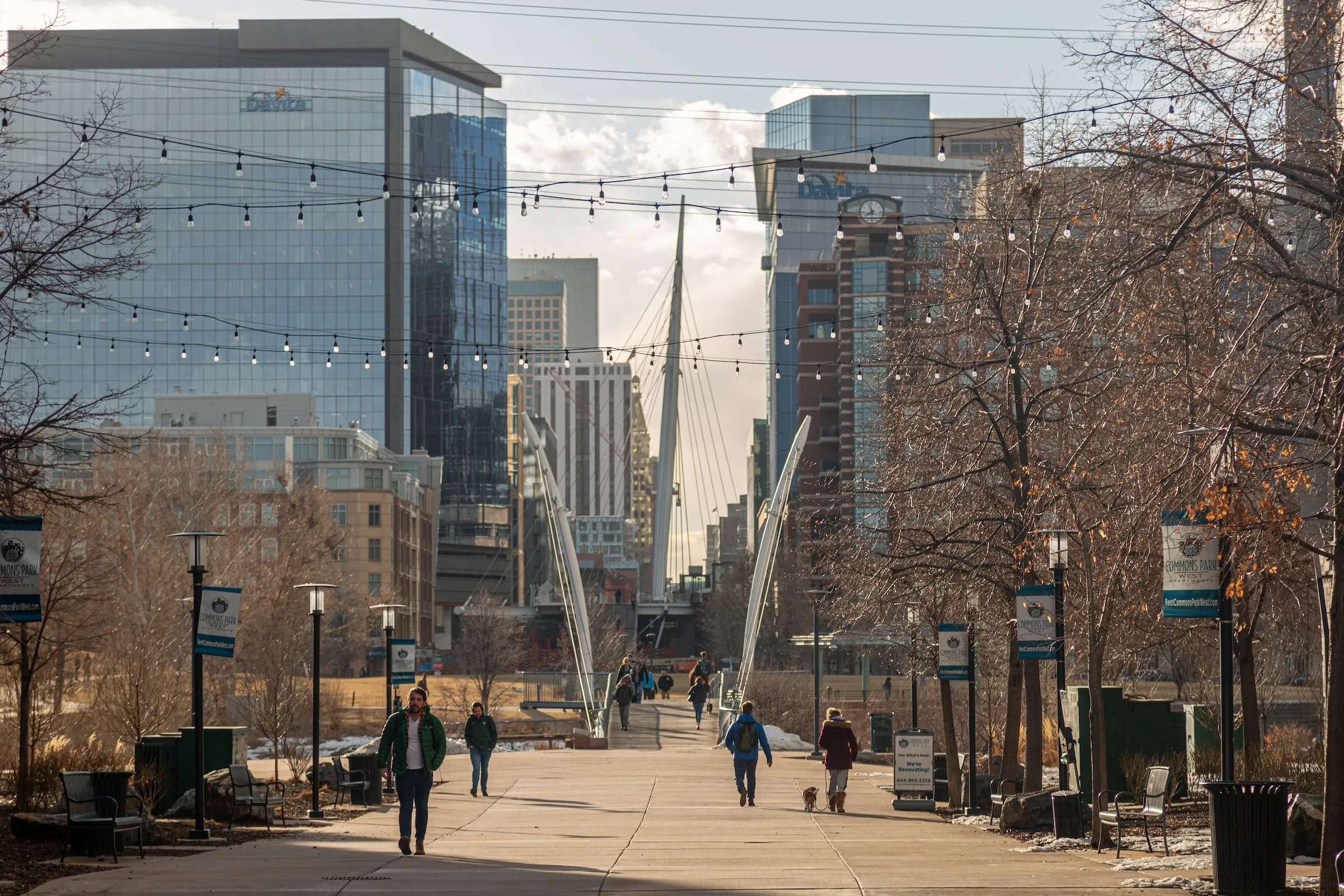 Urban downtown pedestrian walkway