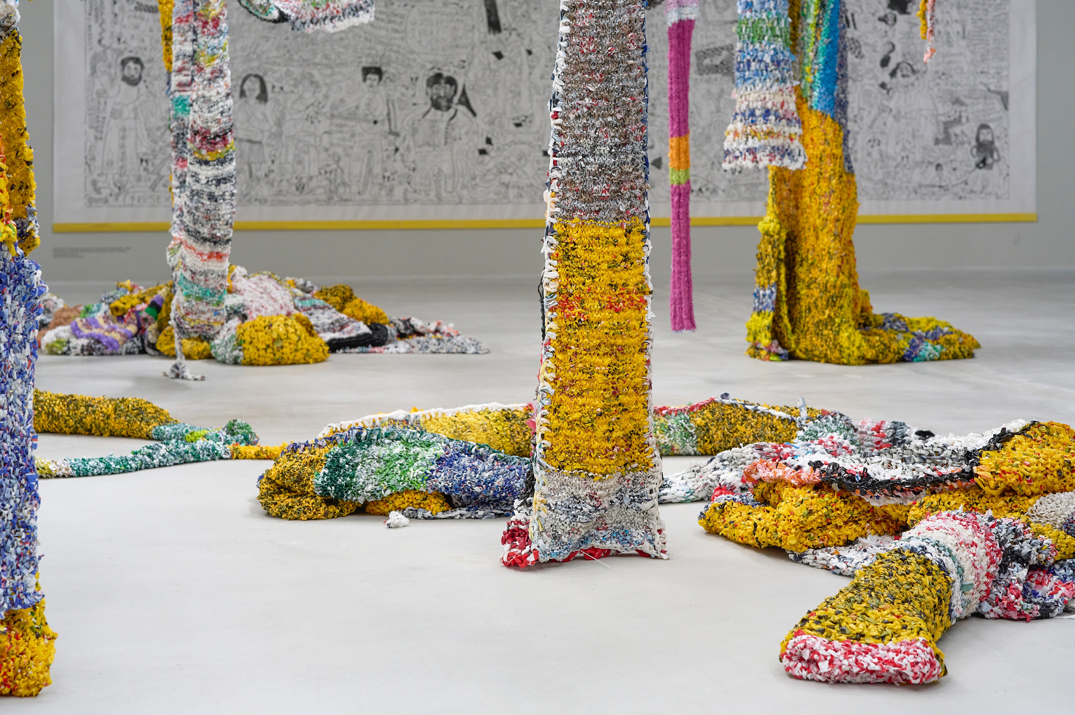 Kenneth Rasmussen, For helvede mand, 2025. Bifrost. ARKEN Museum for Samtidskunst. Foto: Anders Sune Berg