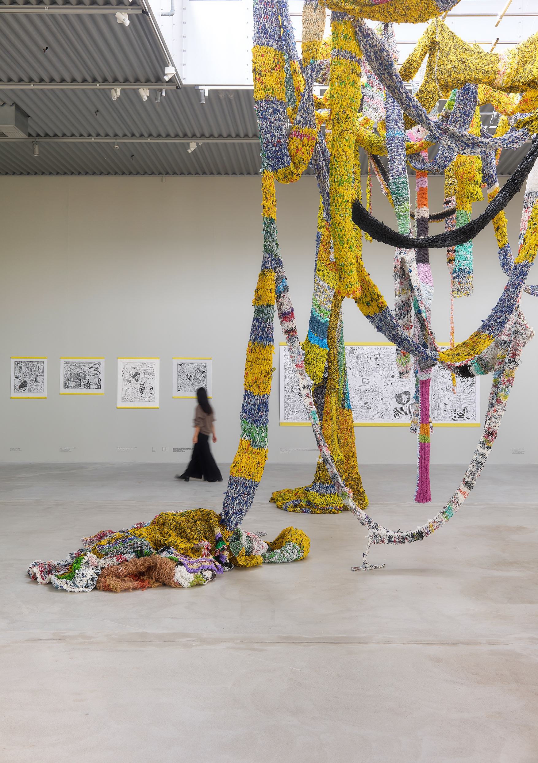 Kenneth Rasmussen, For helvede mand, 2025. Bifrost. ARKEN Museum for Samtidskunst. Foto: Anders Sune Berg