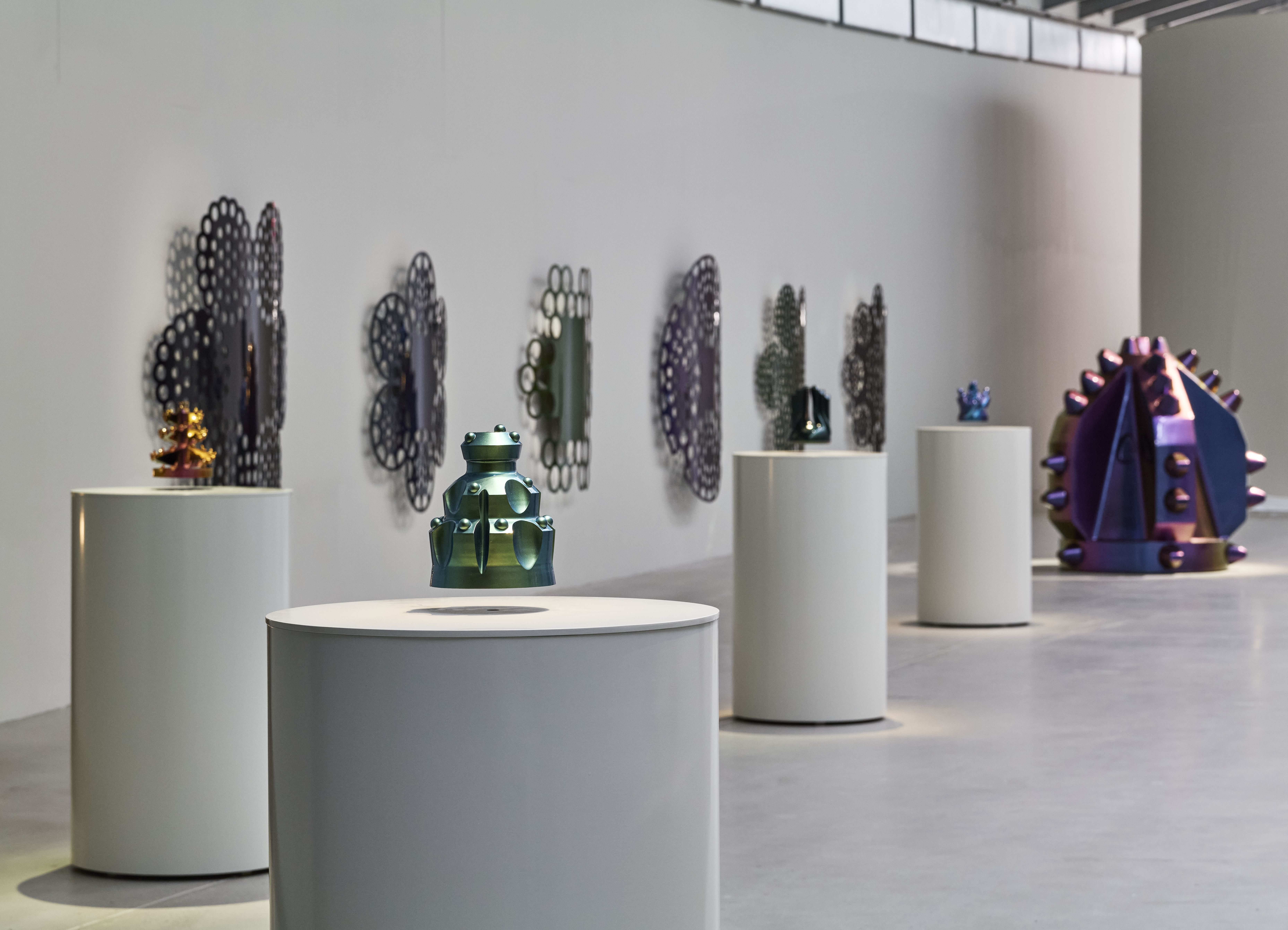 Monira Al Qadiri – Chameleon, 2025, Installationsview, ARKEN Museum for Samtidskunst. Foto: Anders Sune Berg 