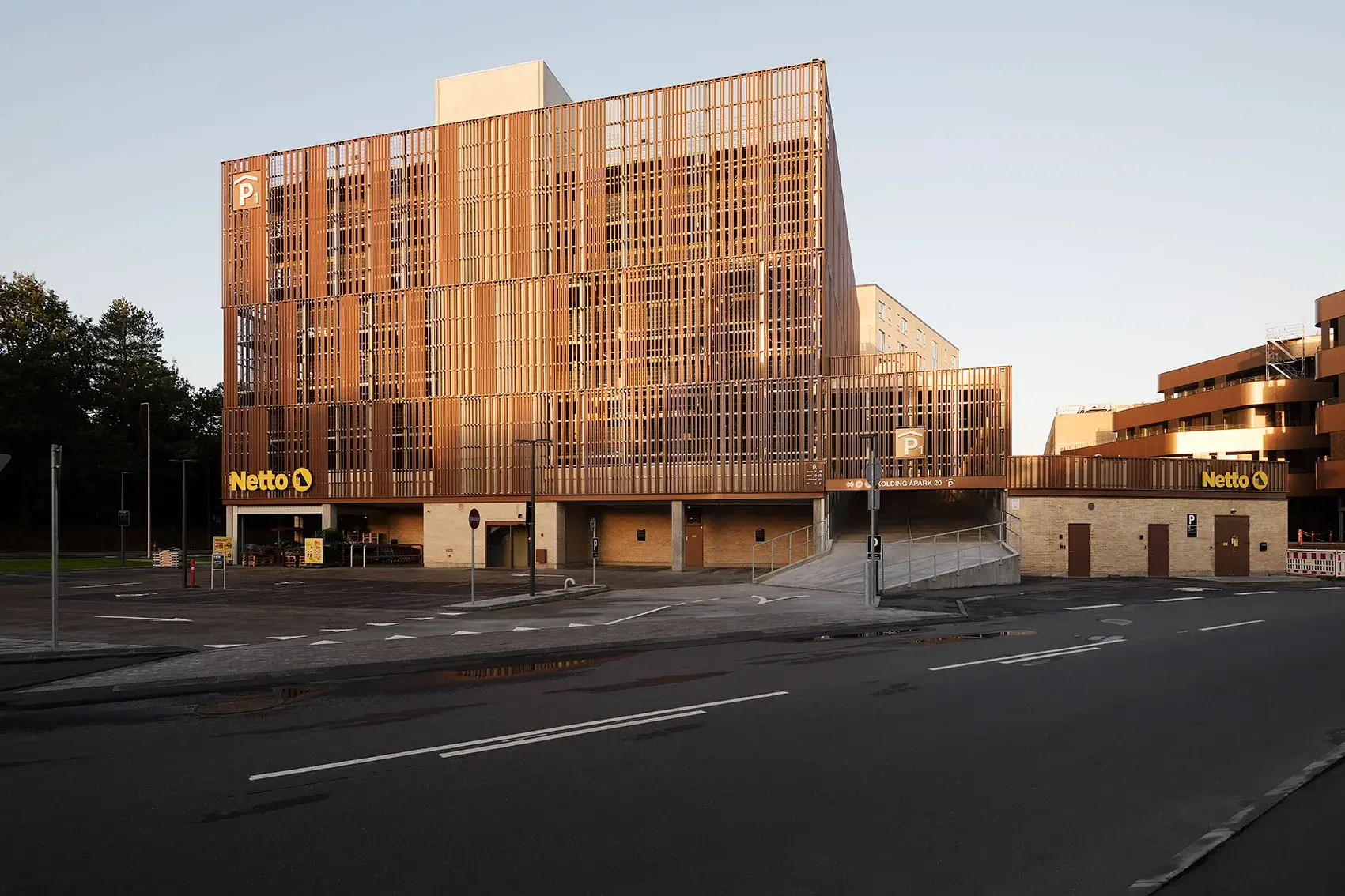 Design City Kolding p-hus med Napsu-facade, tegnet af Arkitema & DS Flexhal A/S – billede 6 af 11
