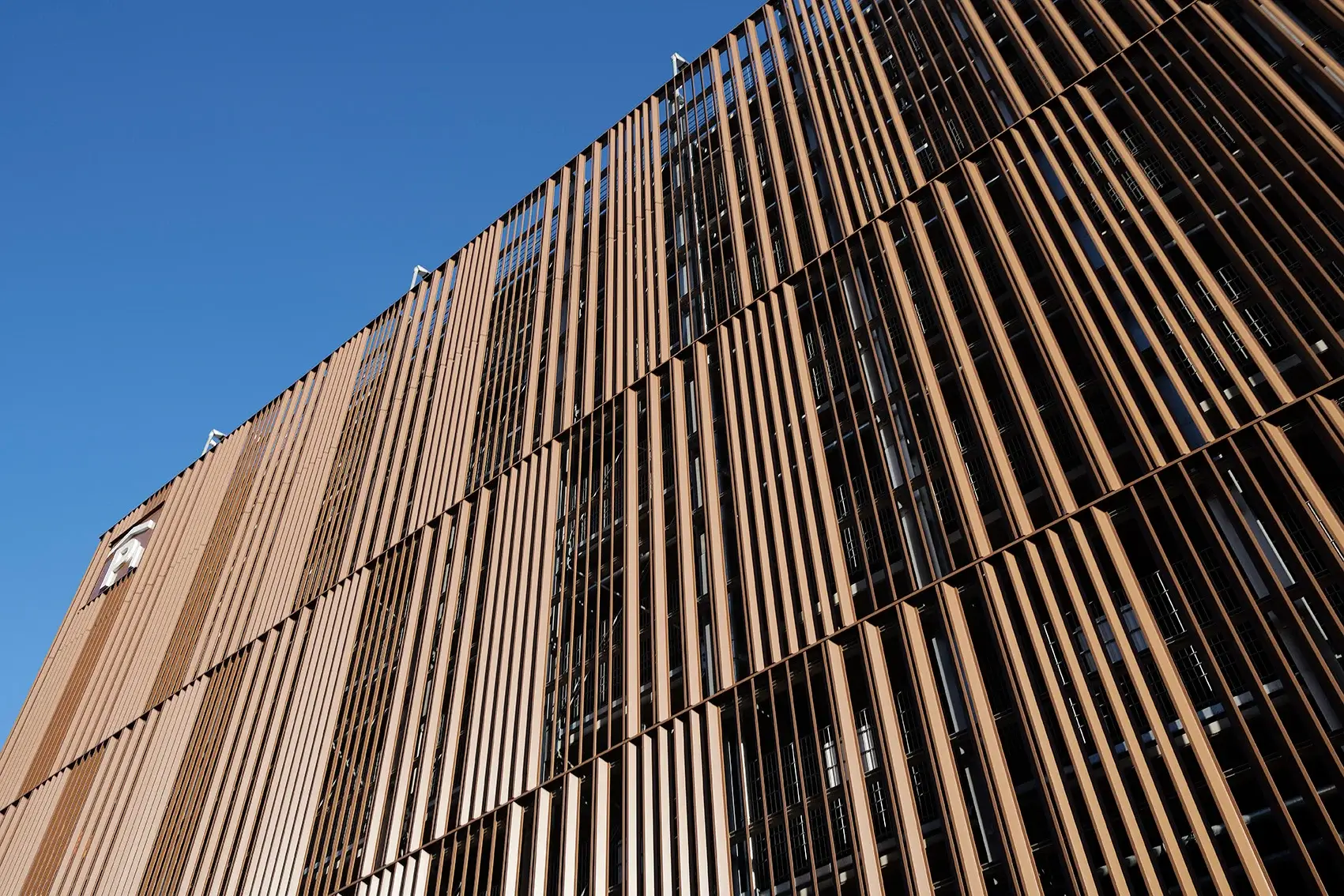 Facaden på Design City Kolding p-hus i Napsu – billede 7 af 11