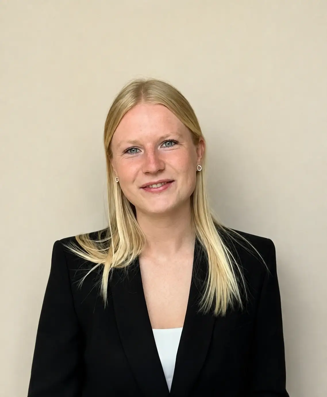 Portræt af Sille Christensen, Økonomiansvarlig hos Nordisk Profil