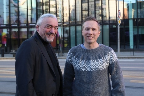 Håvard Wannebo (t.h.) og John Inge Johansen blir KI-mentorer for lokalavisene.