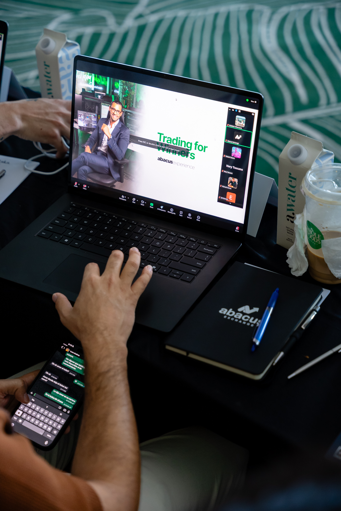 Clases en vivo con mentores activos