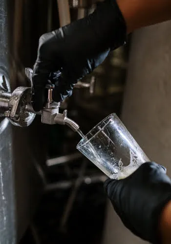 Pouring beer 1
