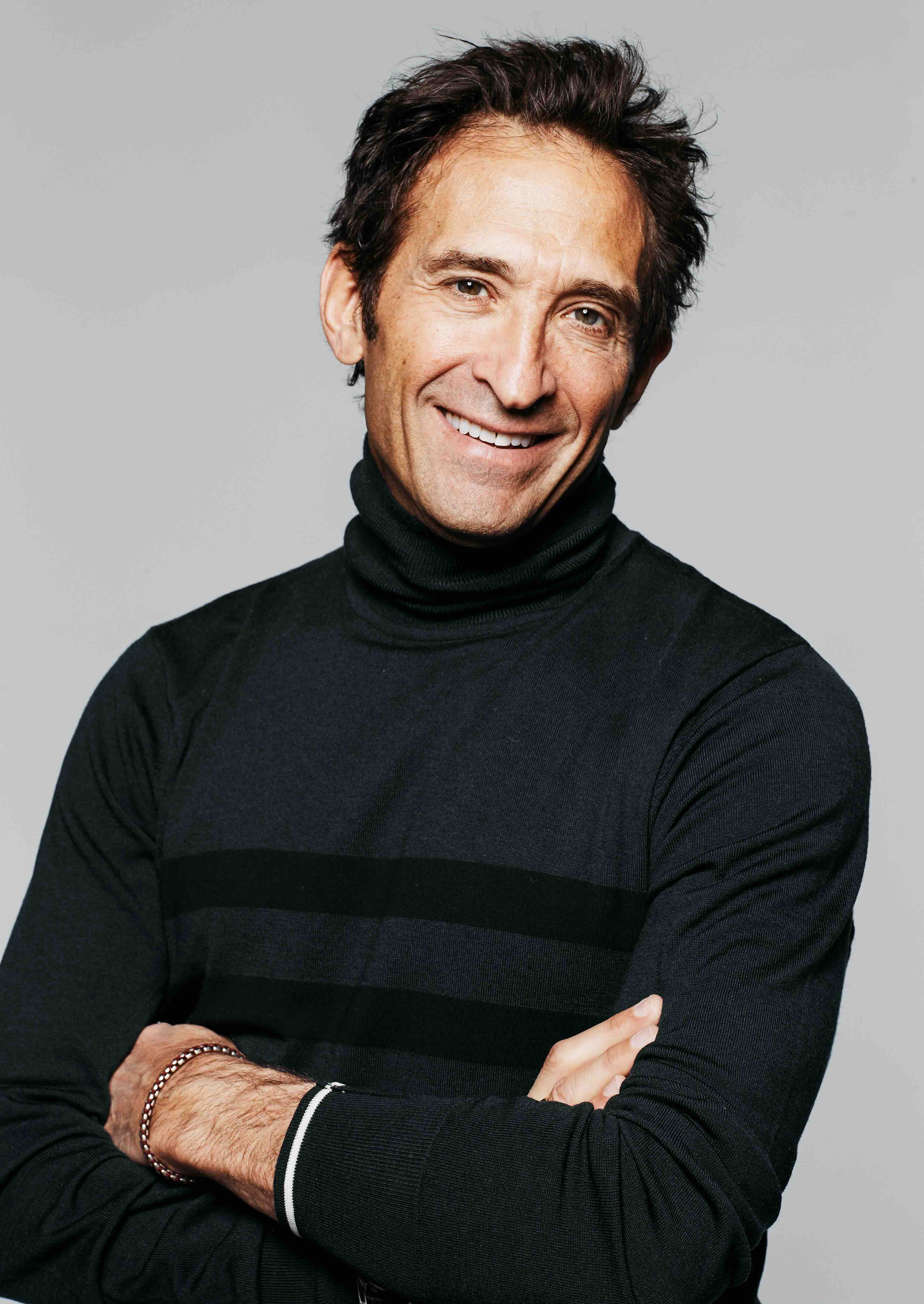 Dr. Jonathan B. Levine is a world‑renowned prosthodontist, NYU clinical professor, inventor with 29+ patents, founder of GLO Science, and a pioneer in oral‑systemic medicine — reframing dental health as a critical determinant of whole‑body wellness and longevity.