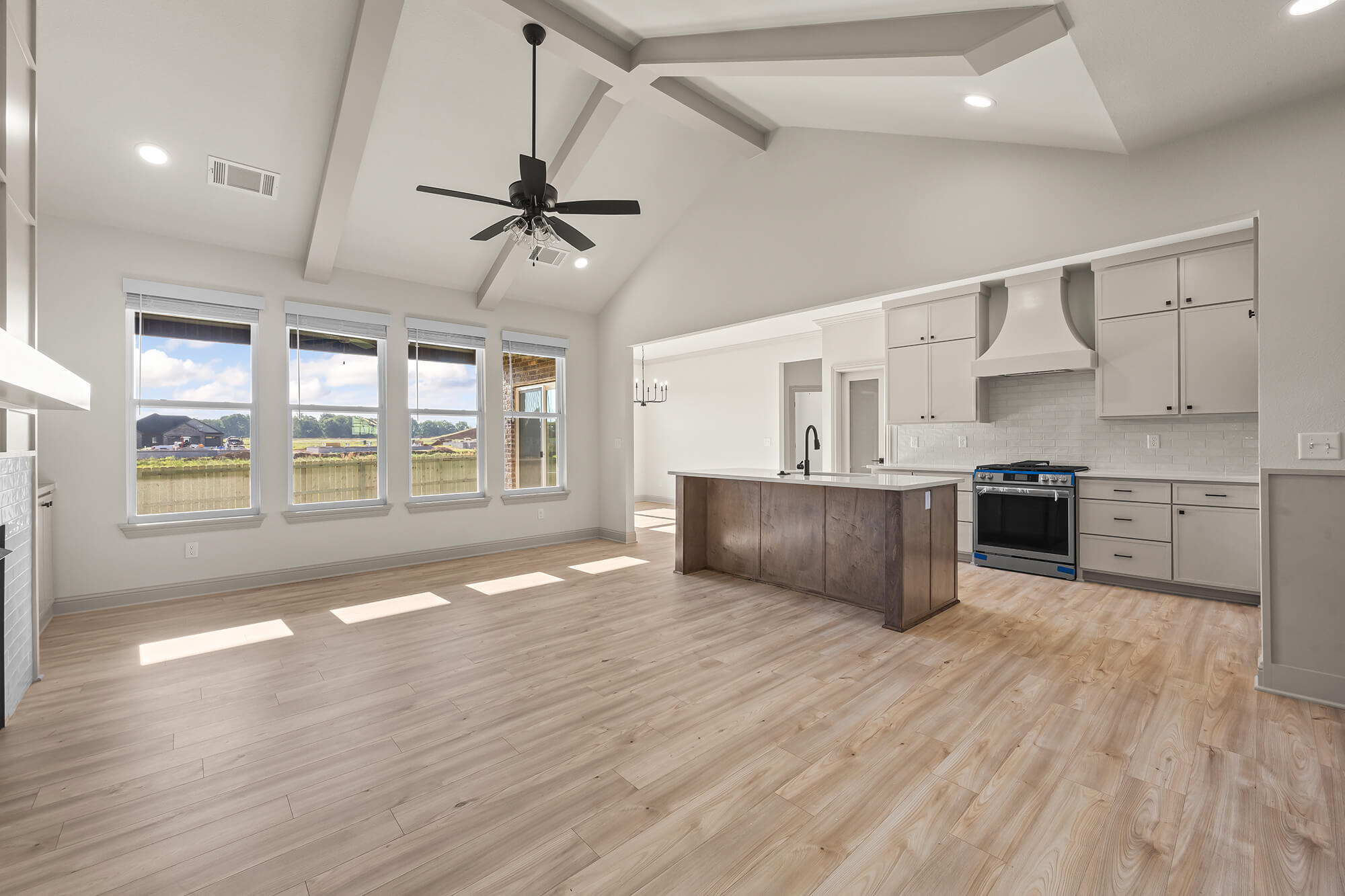 Beckham 3car E2 - LR & Kitchen.jpg