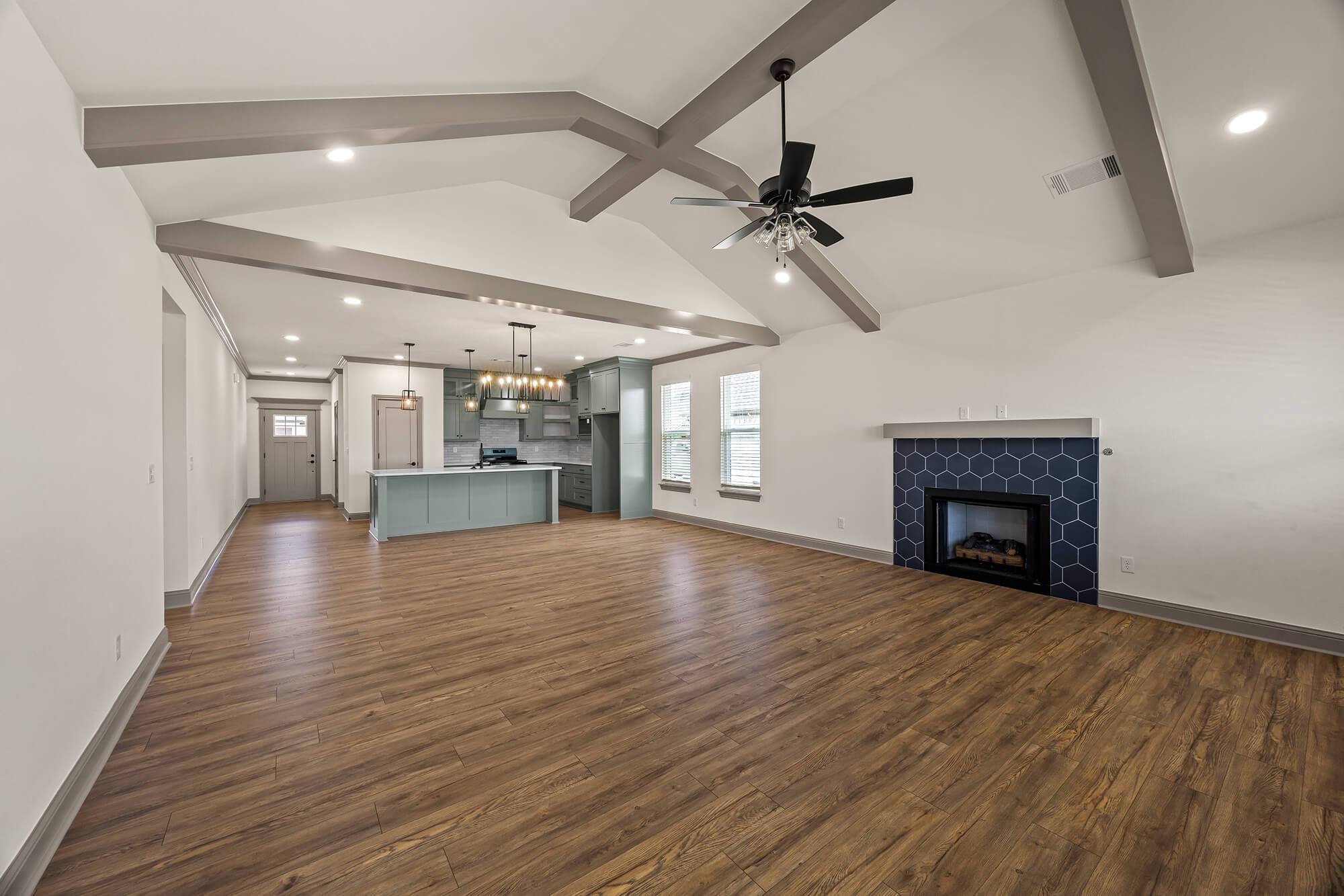 Baxter - LR & Kitchen.jpg