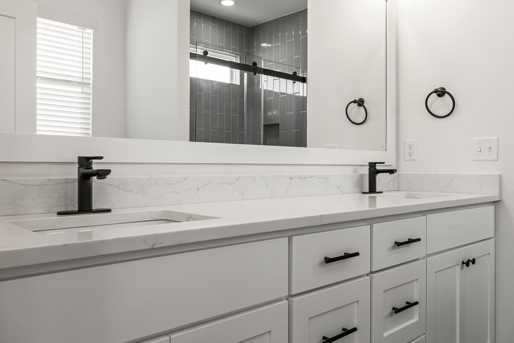 Verlaine - Primary Bath 01 (Vanity).jpg