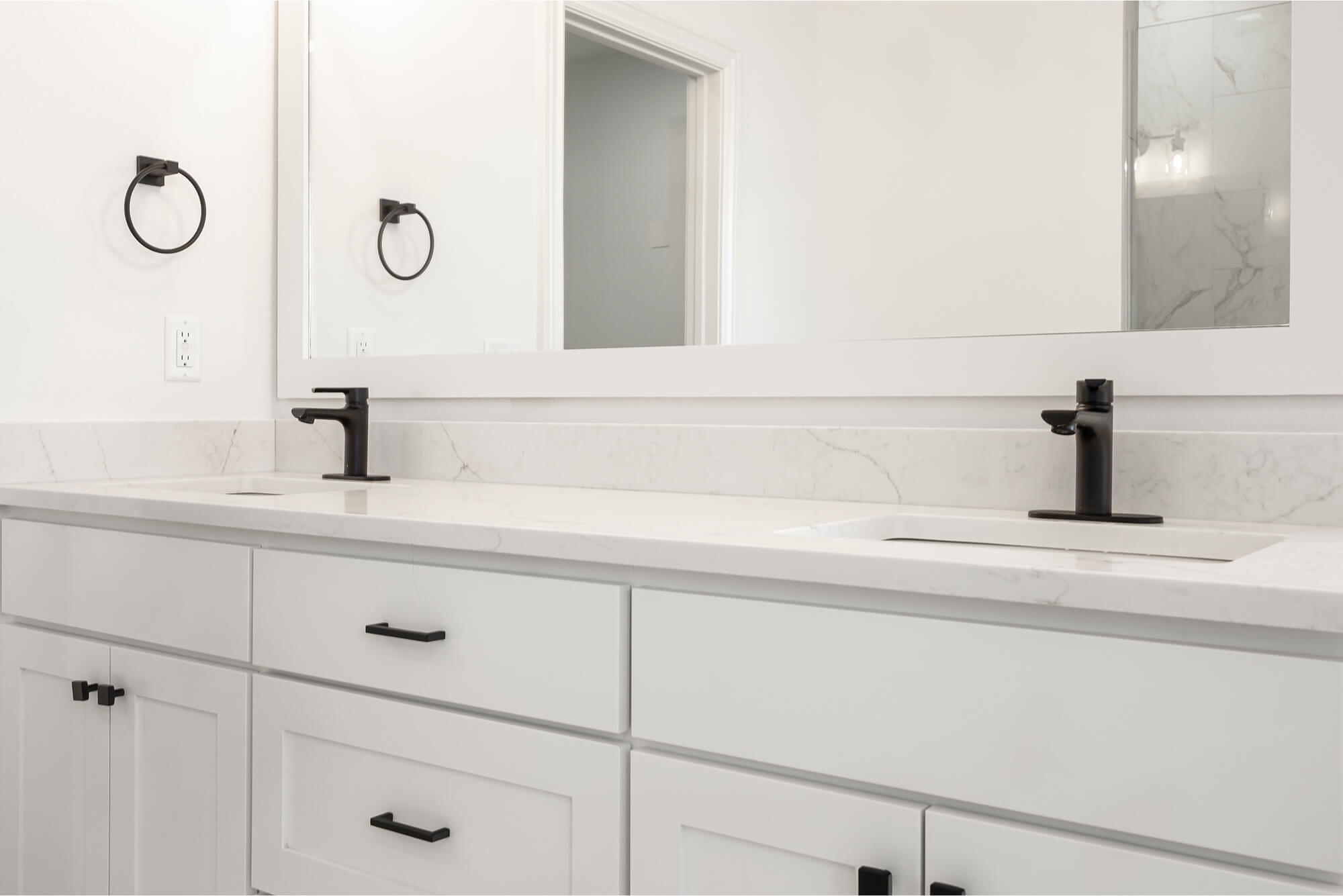 Bellingham - Primary Bath (Vanity).jpg