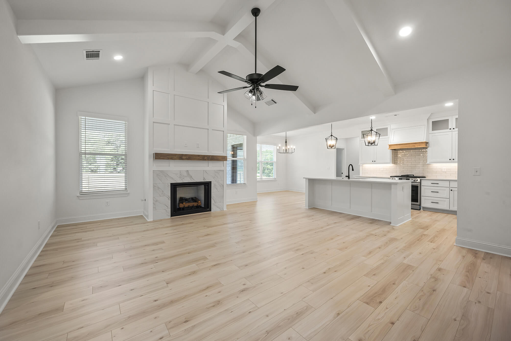 Verlaine - LR & Kitchen 1.jpg