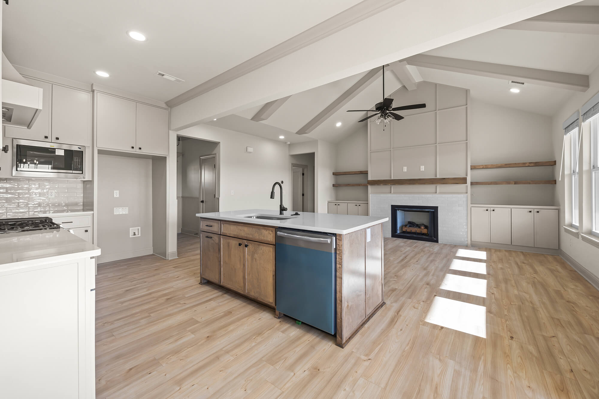 Beckham 3car E2 - Kitchen & LR.jpg