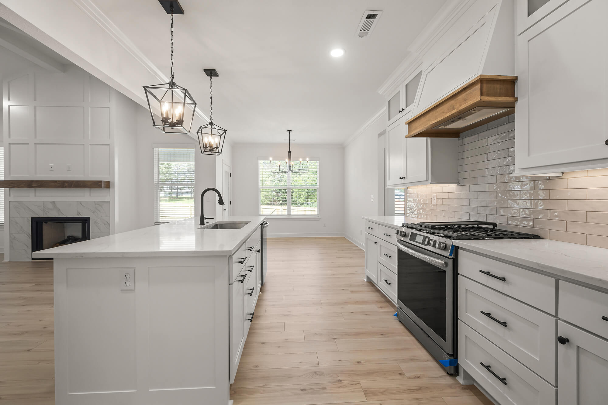 Verlaine - Kitchen & Dining.jpg