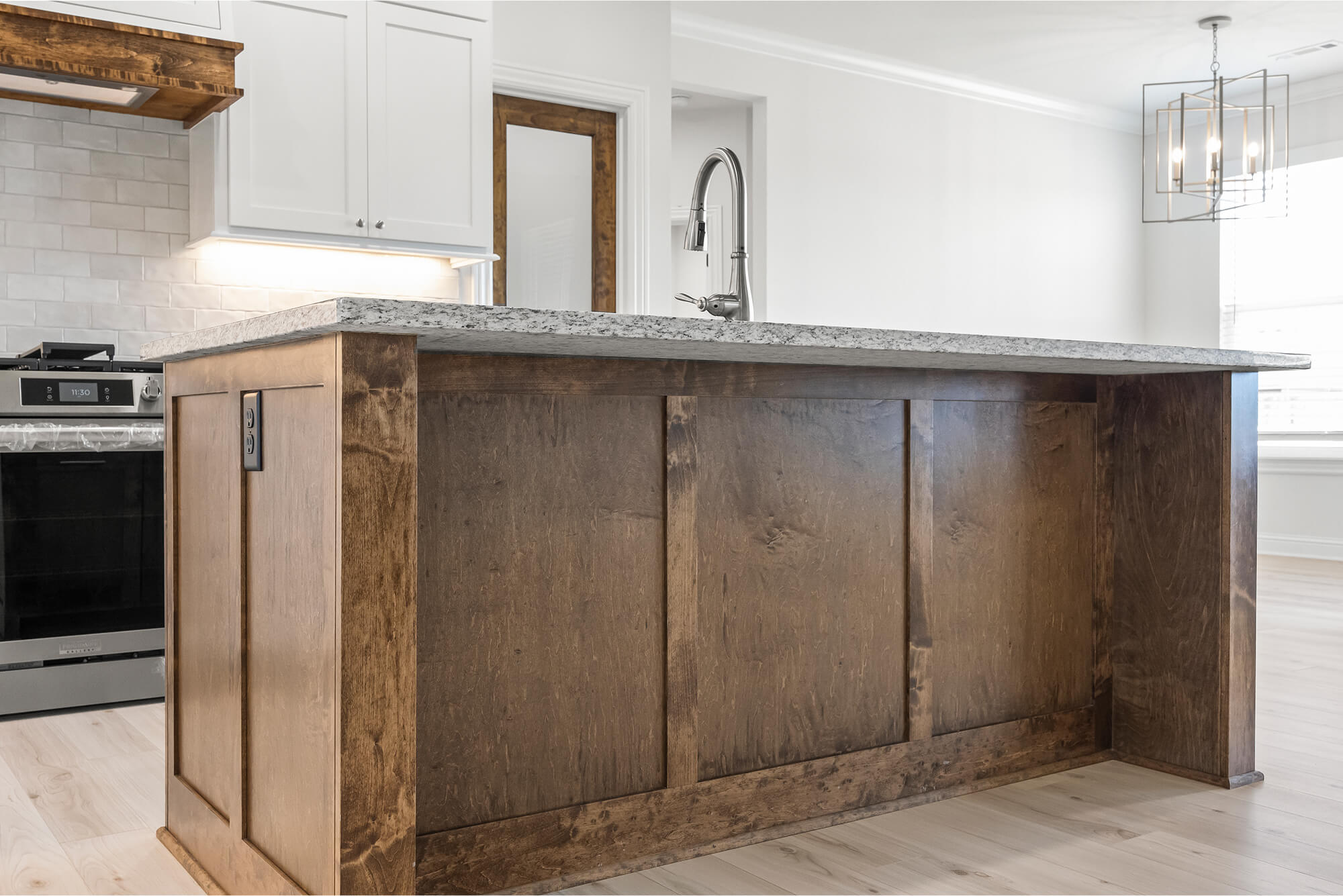 Beckham 3car E1 - Kitchen (Island).jpg