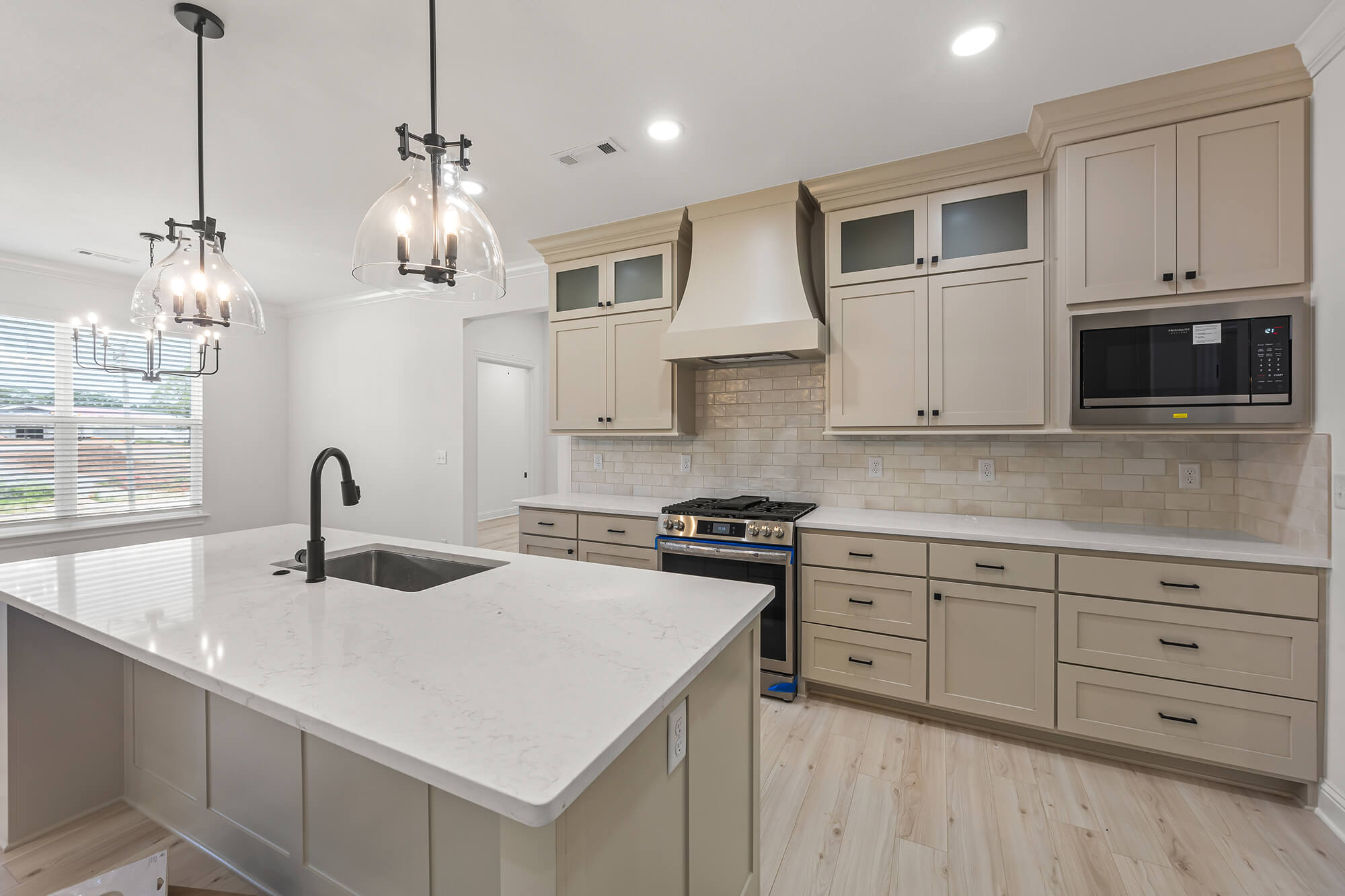 Verlaine II - Kitchen.jpg