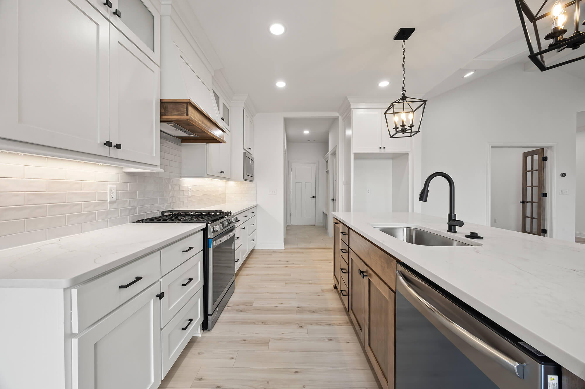Verlaine - Kitchen.jpg