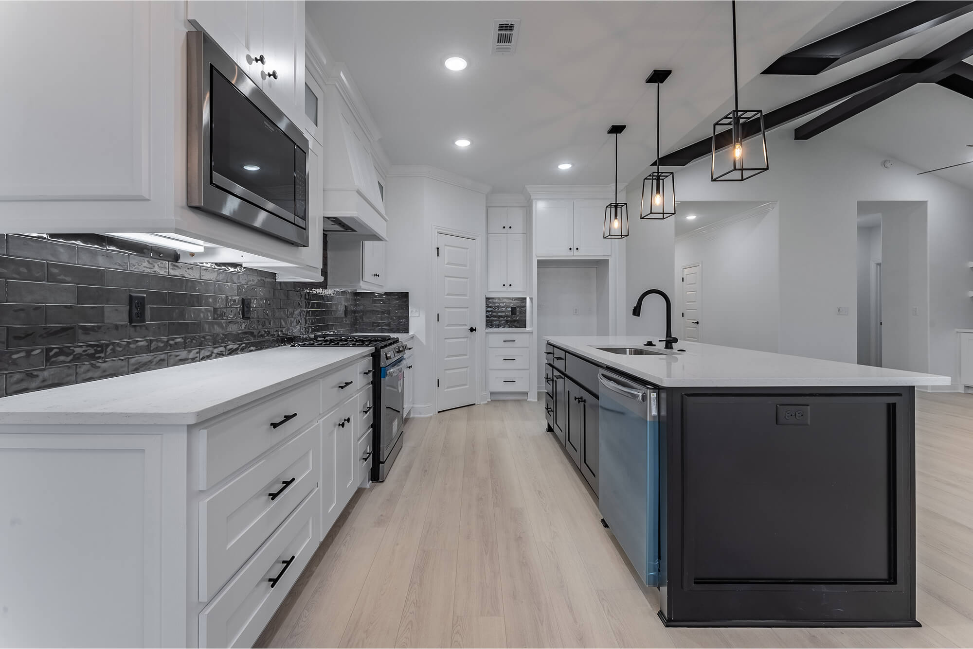 EW 58 Bergman - Kitchen.jpg
