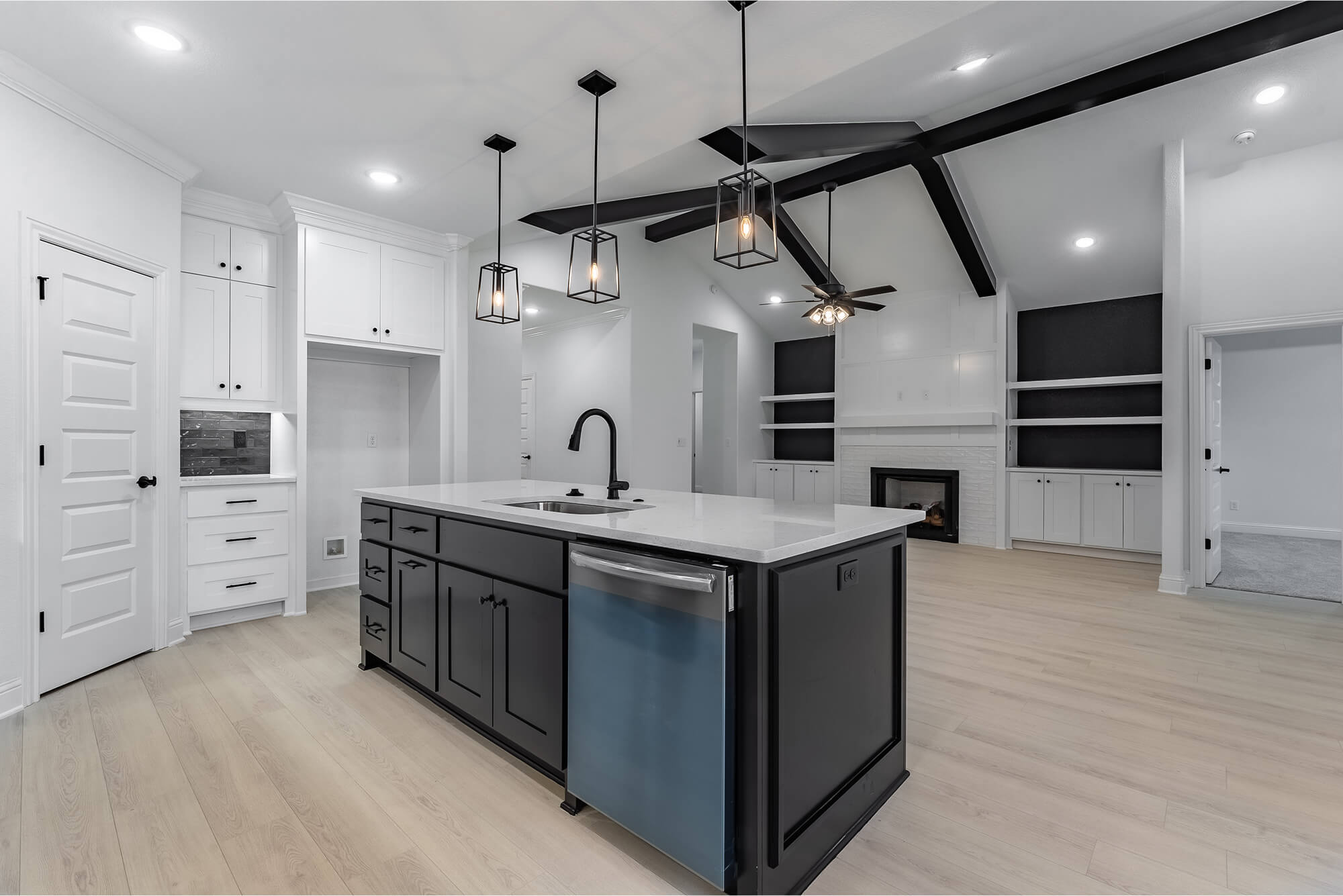 EW 58 Bergman - LR & Kitchen.jpg