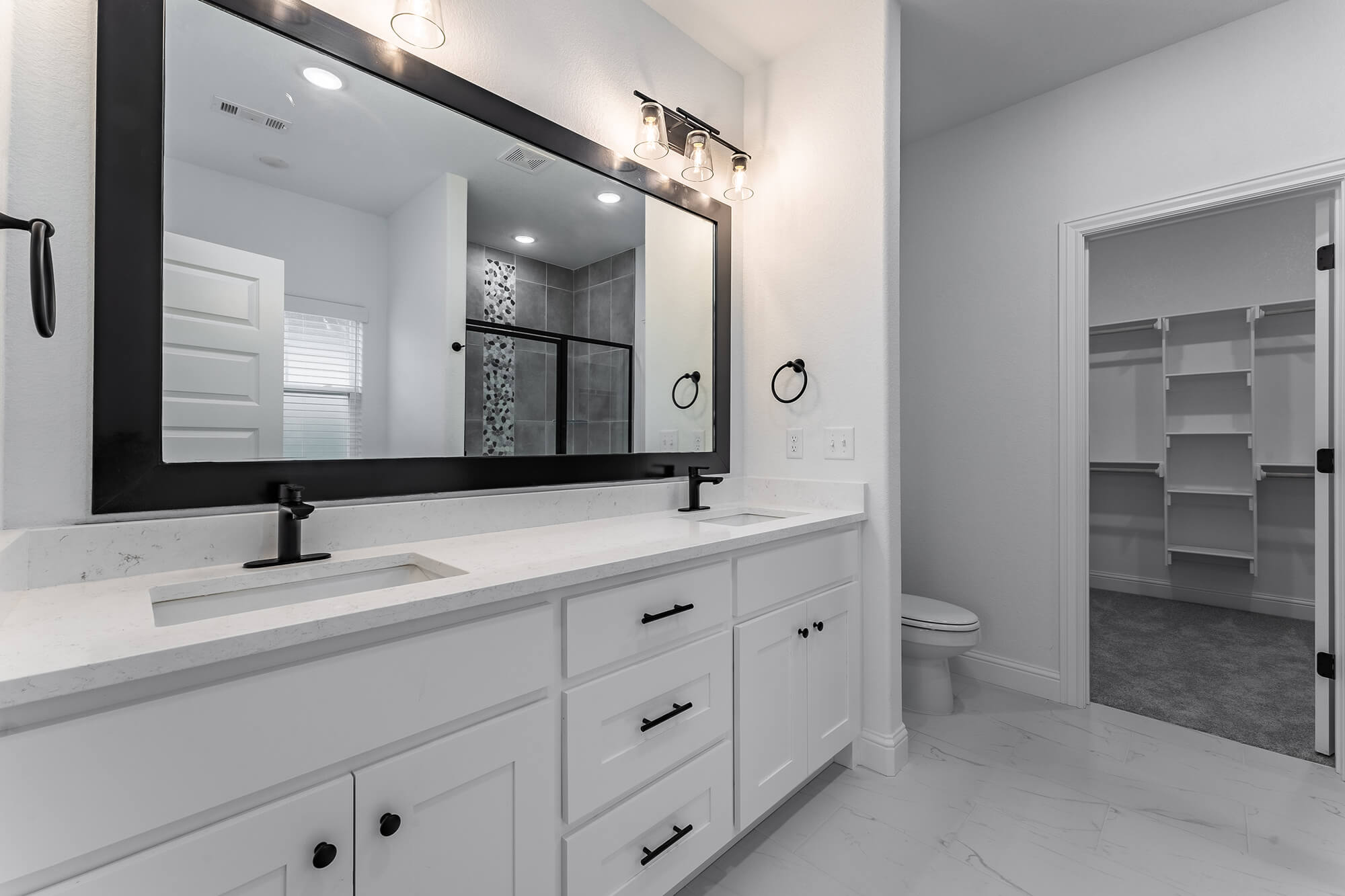 EW 58 Bergman - Primary Bath (vanity).jpg