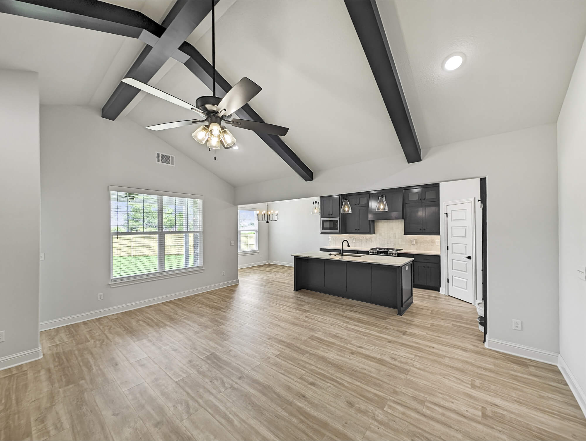 EW 61 Bergman - LR, Kitchen & Dining.jpg